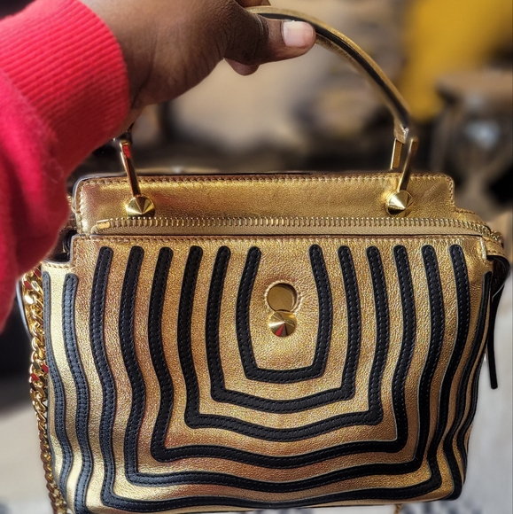 Beautiful pre-owned authentic Fendi bag - Picture 6 of 15